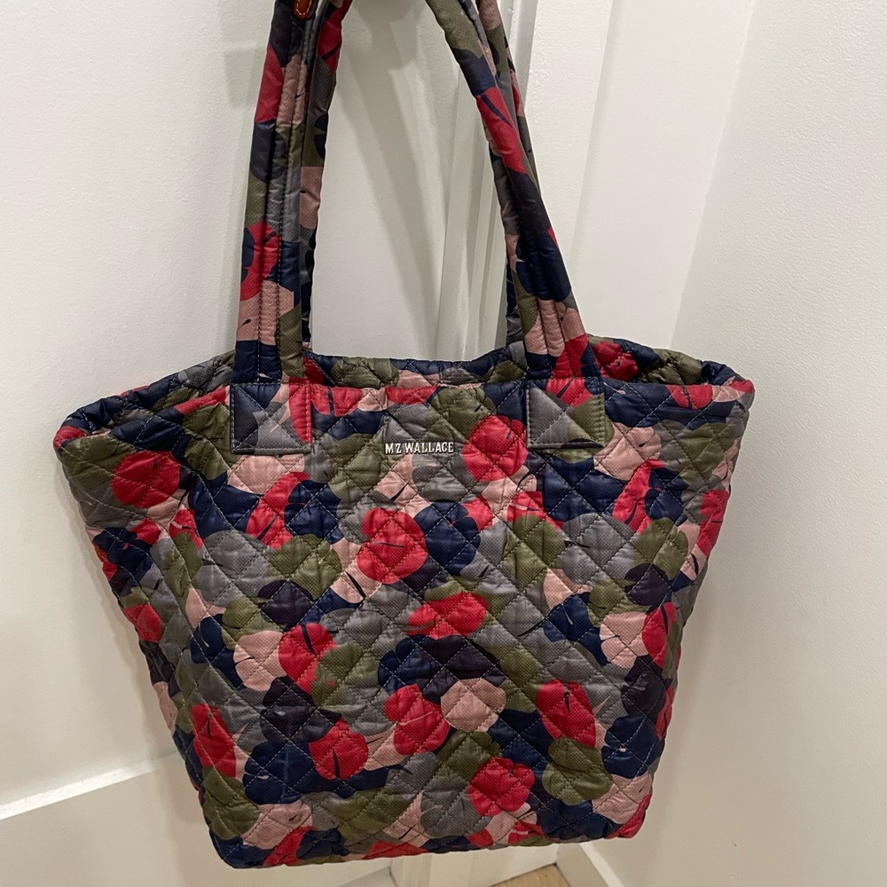 MZ WALLACE - Metro Medium Quilted Tote Bag